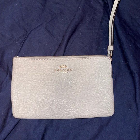Coach large leather wristlet NWT 8” x 5”